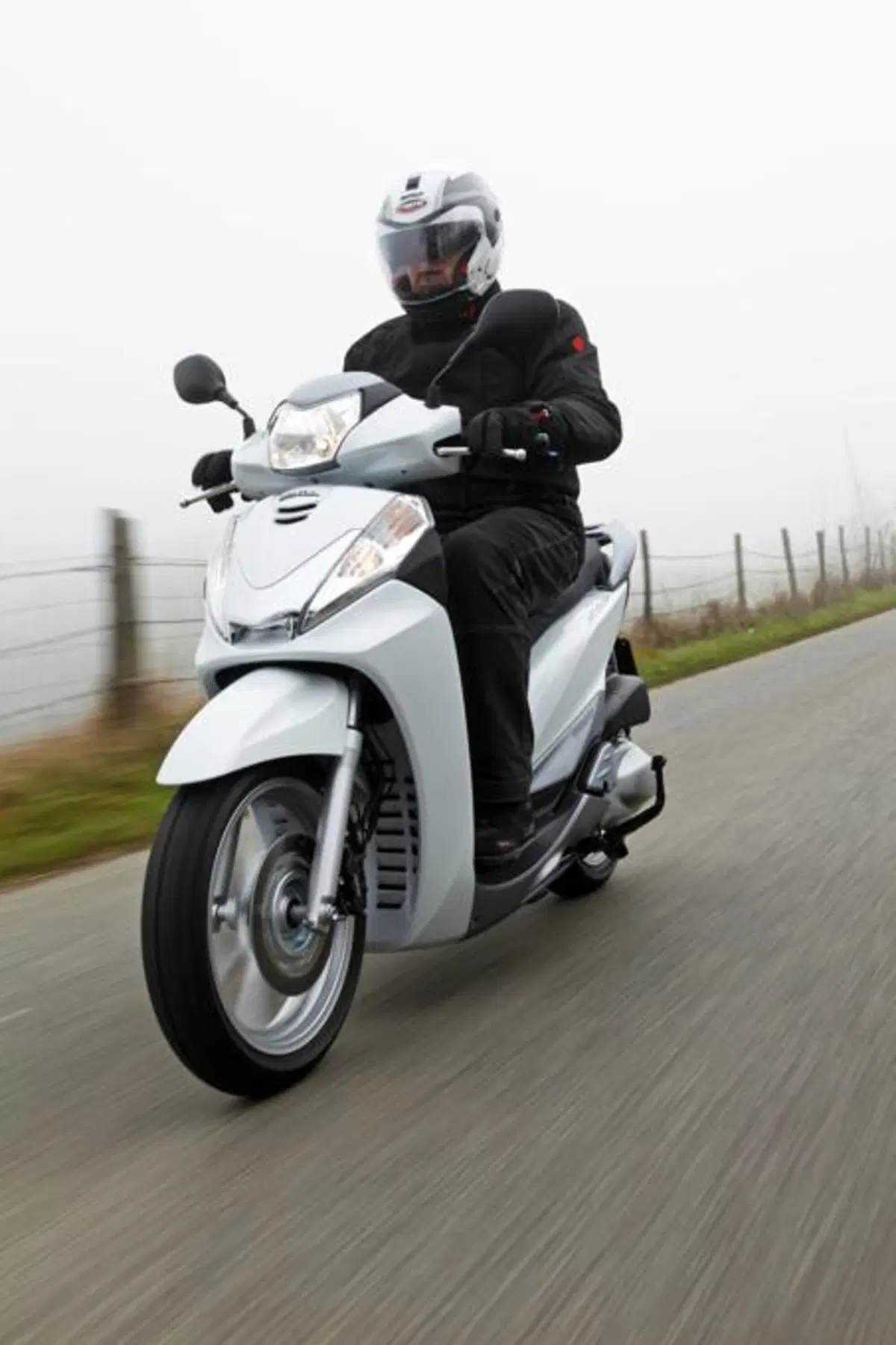 Honda SH300i   (4)