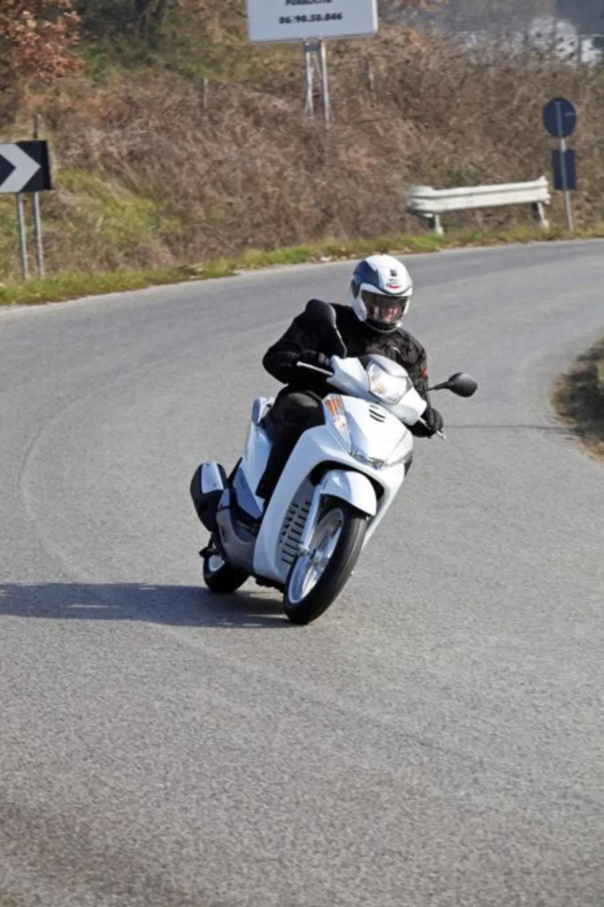 Honda SH300i   (7)