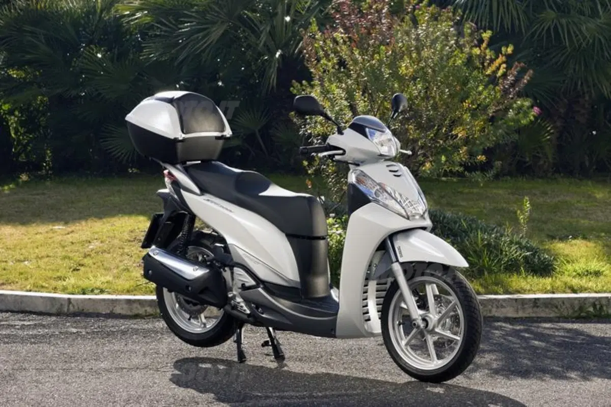 Honda SH300i   (15)