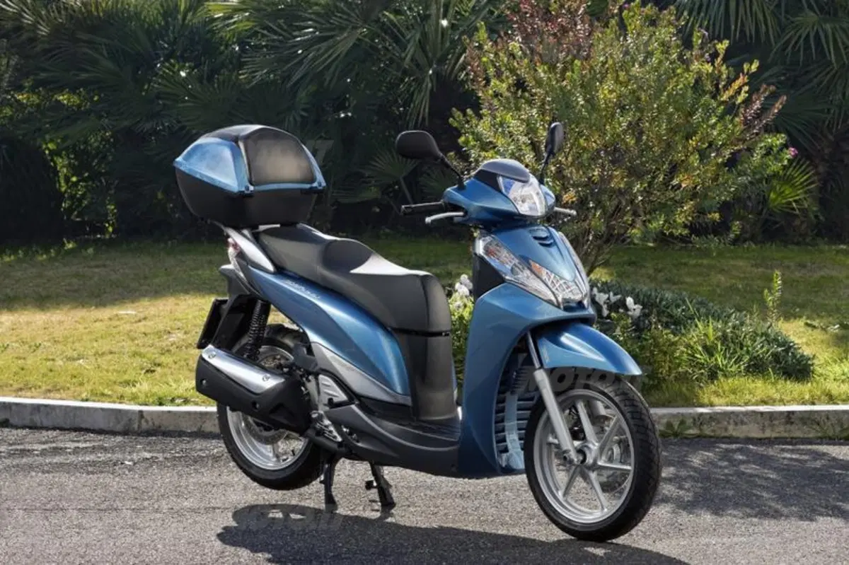 Honda SH300i   (16)