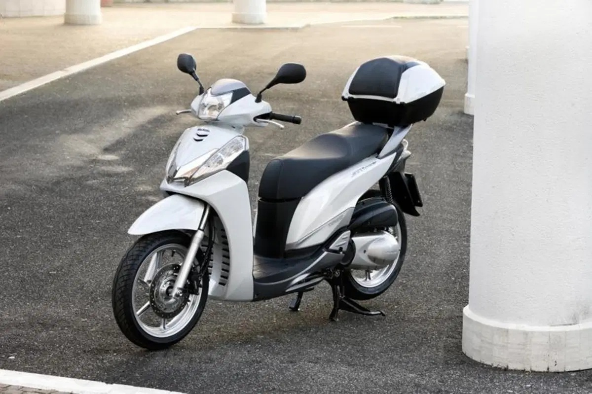 Honda SH300i   (19)