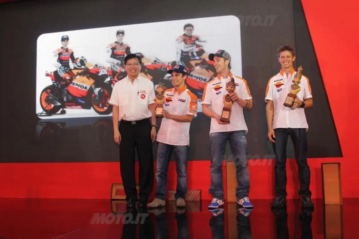 Pedrosa, Dovizioso e Stoner in Indonesia con la Honda CBR 250R (2)
