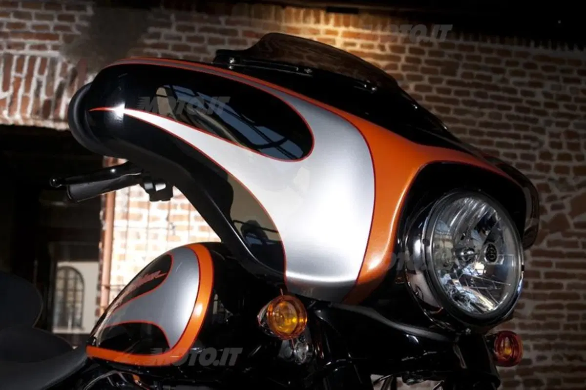 Harley-Davidson. Sei moto speciali per presentare la linea accessori 2011 (15)