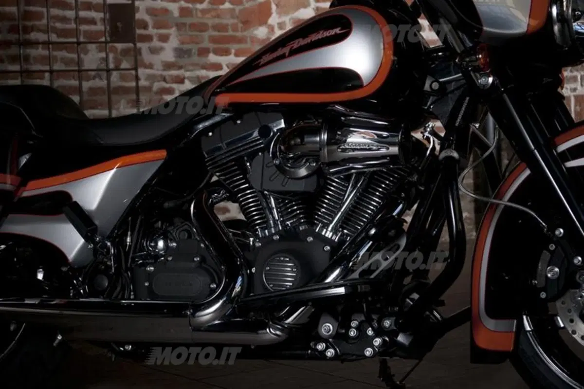 Harley-Davidson. Sei moto speciali per presentare la linea accessori 2011 (16)