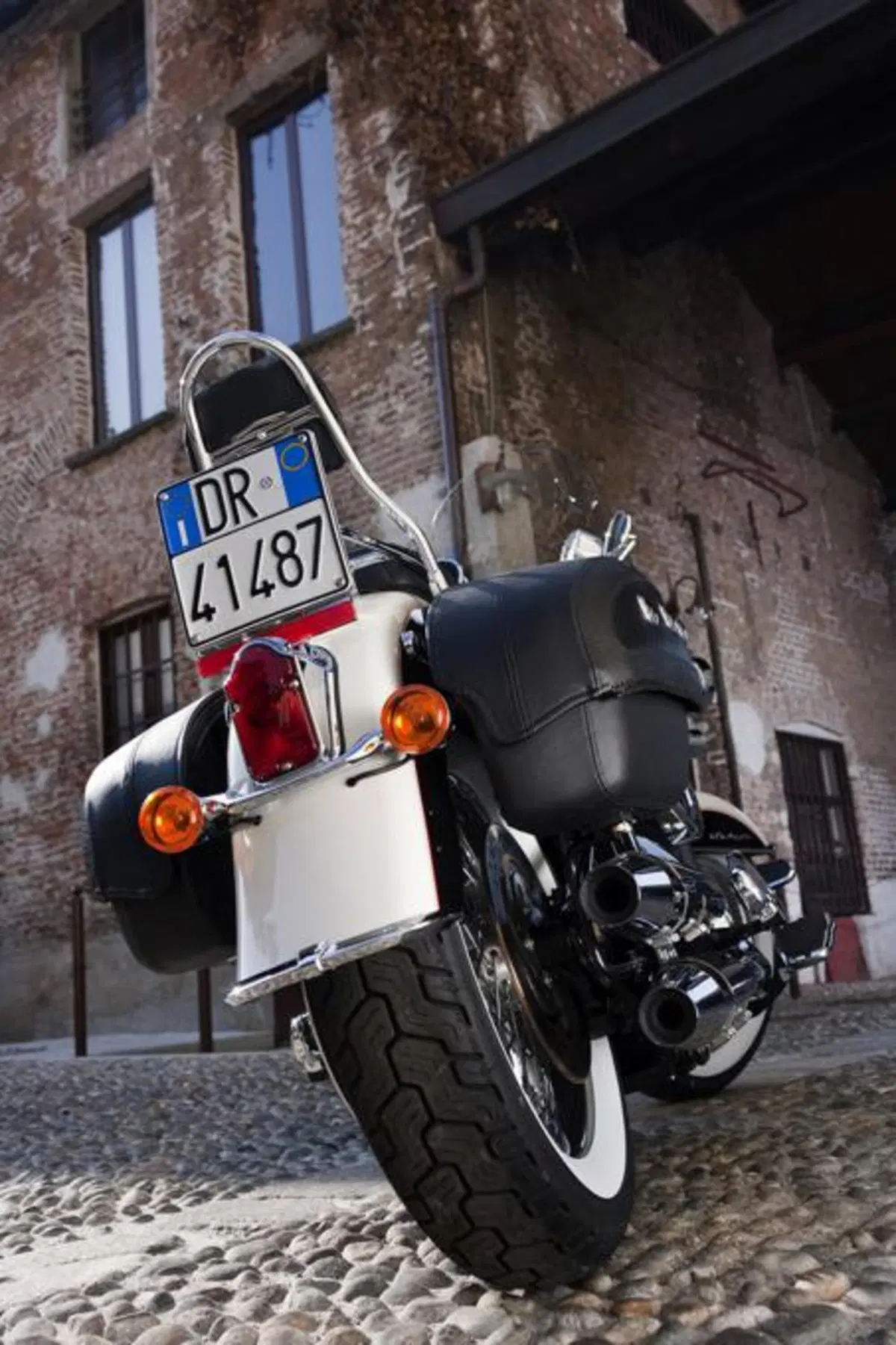 Harley-Davidson. Sei moto speciali per presentare la linea accessori 2011 (37)