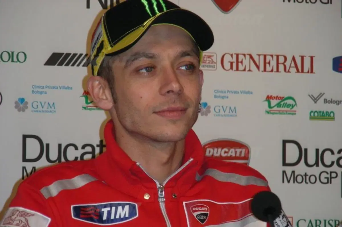 A Bologna 40.000 tifosi in piazza per Rossi, Hayden e la Ducati! (4)