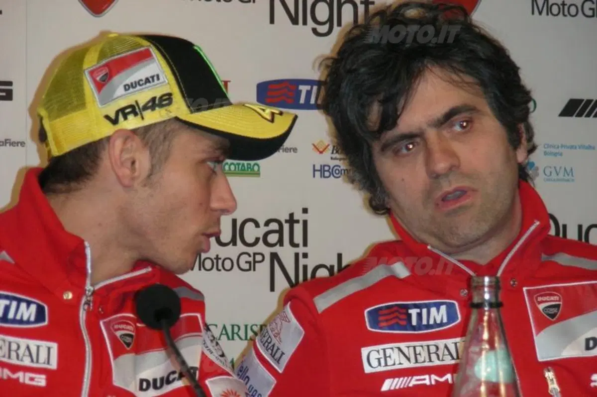 A Bologna 40.000 tifosi in piazza per Rossi, Hayden e la Ducati! (10)