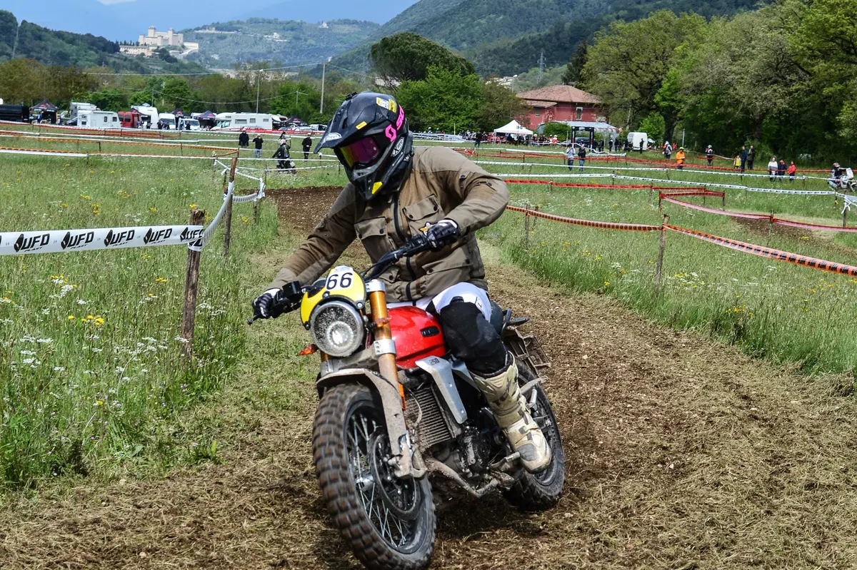 Trofeo Maxienduro e Scrambler a Spoleto: che gara con la Caballero!