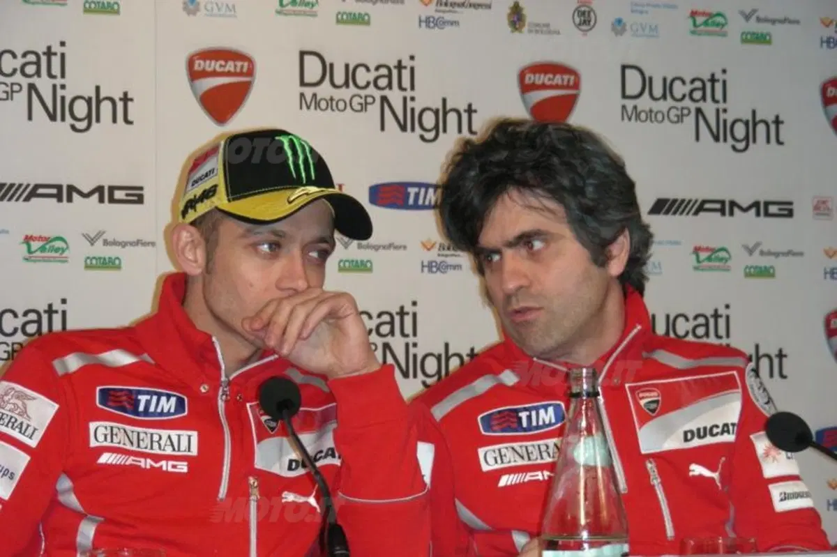 A Bologna 40.000 tifosi in piazza per Rossi, Hayden e la Ducati! (12)