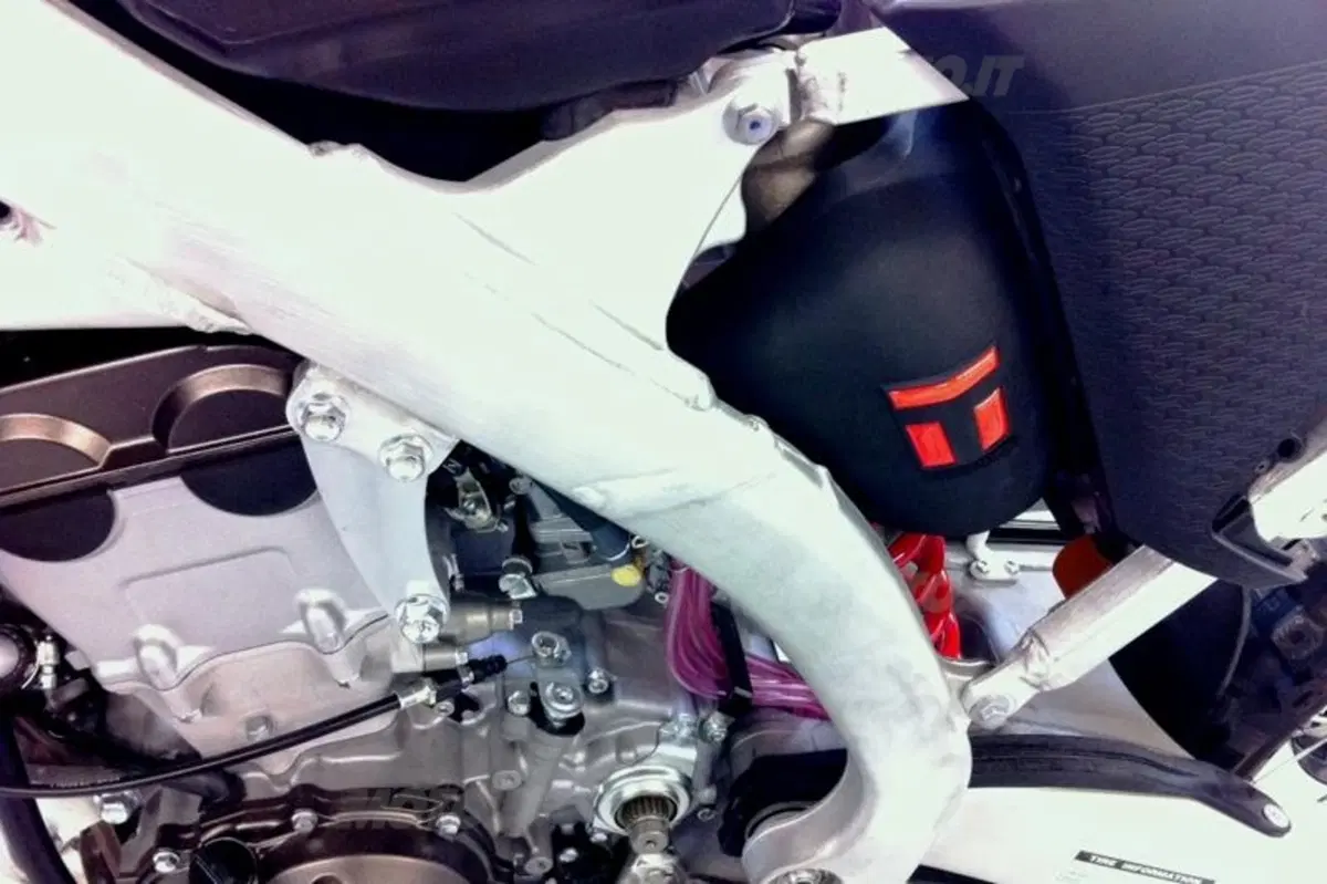 Kit Moto Tassinari AIR4ORCE da Faster96 (2)
