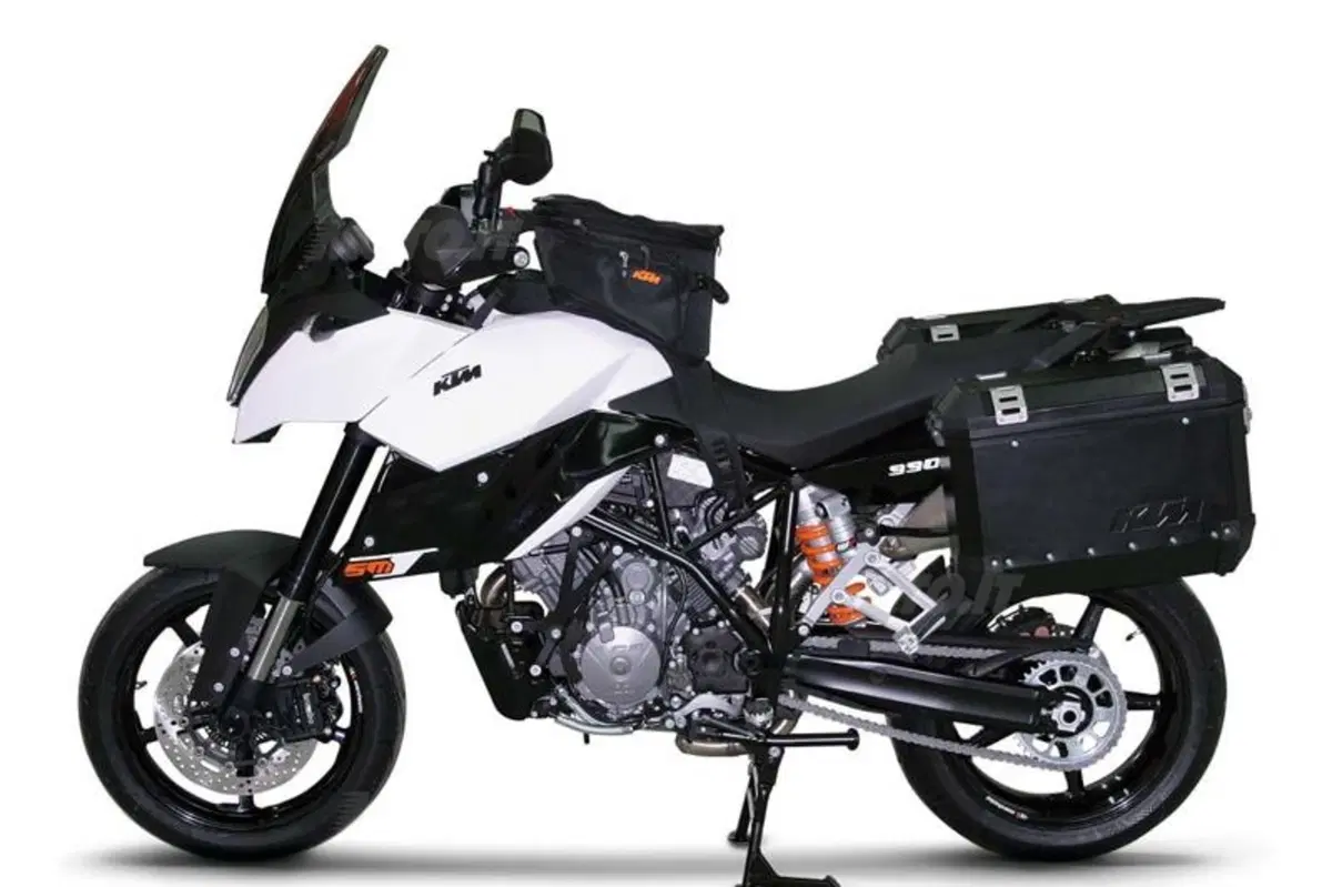 KTM 990 SMT e 990 Adventure con il Kit Traveller in promozione (2)