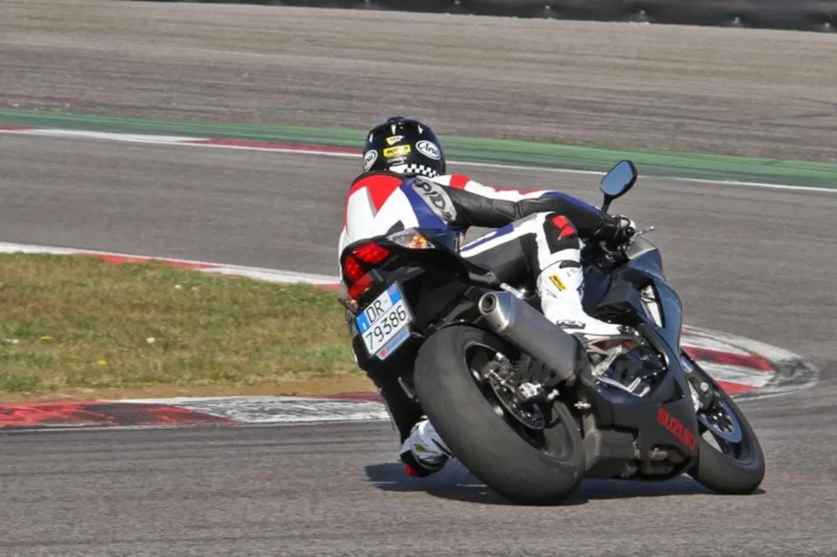 Suzuki GSX-R 750 (3)