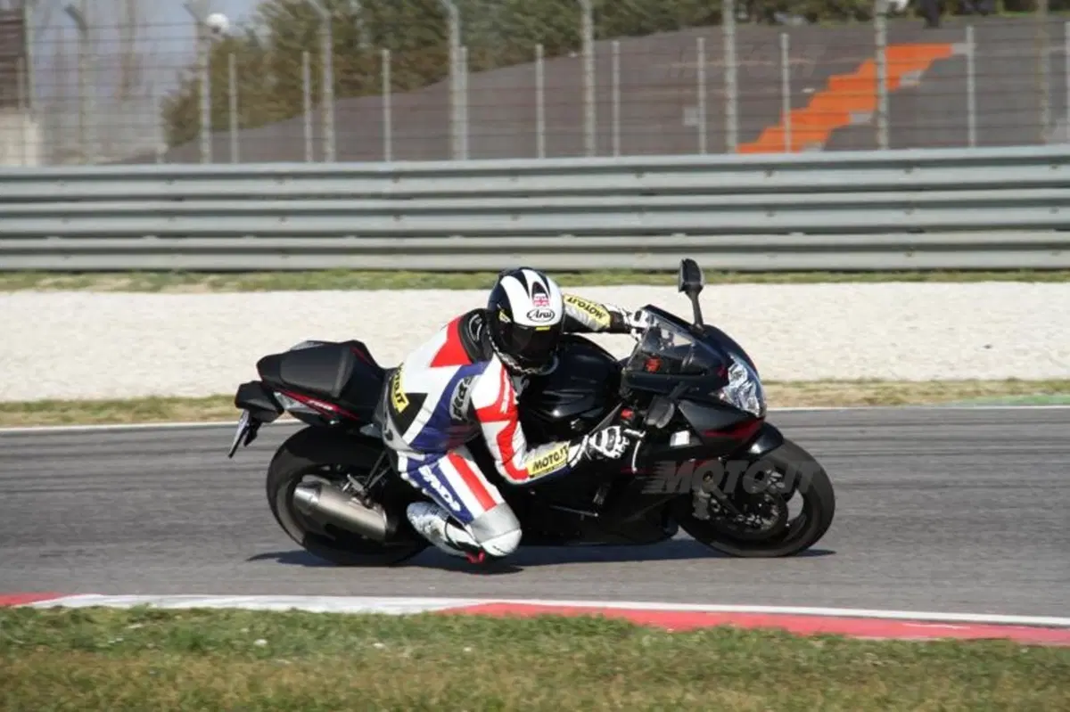 Suzuki GSX-R 750 (8)