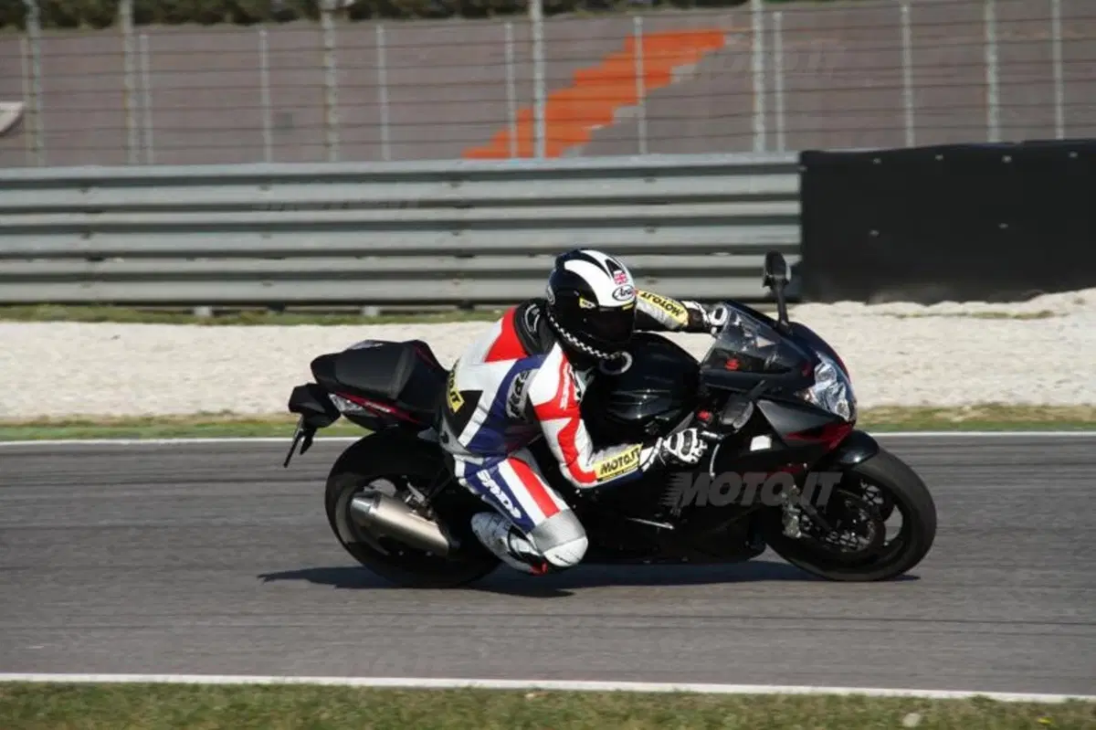 Suzuki GSX-R 750 (9)