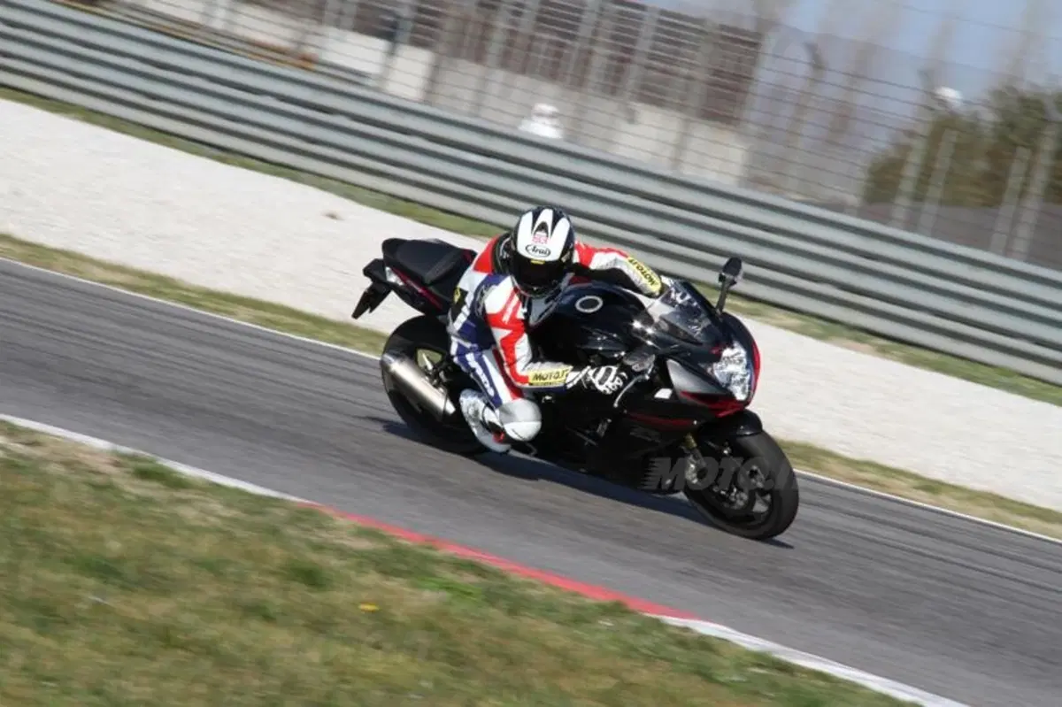 Suzuki GSX-R 750 (10)