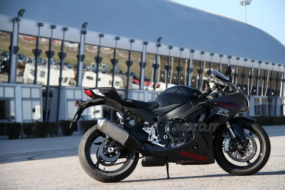 Suzuki GSX-R 750 (13)