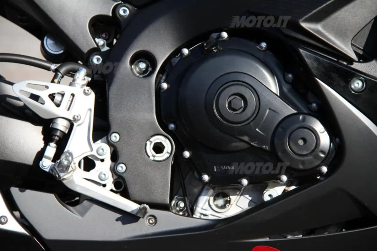 Suzuki GSX-R 750 (17)