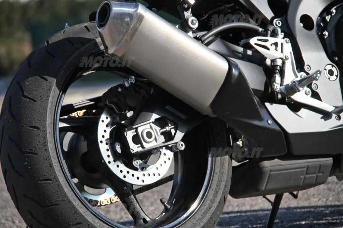 Suzuki GSX-R 750 (18)