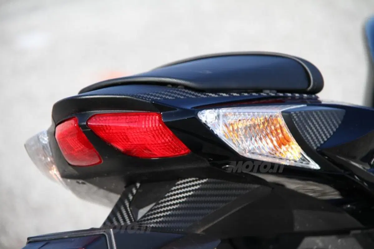 Suzuki GSX-R 750 (21)