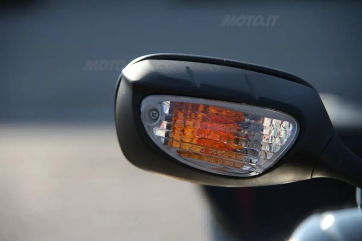 Suzuki GSX-R 750 (23)