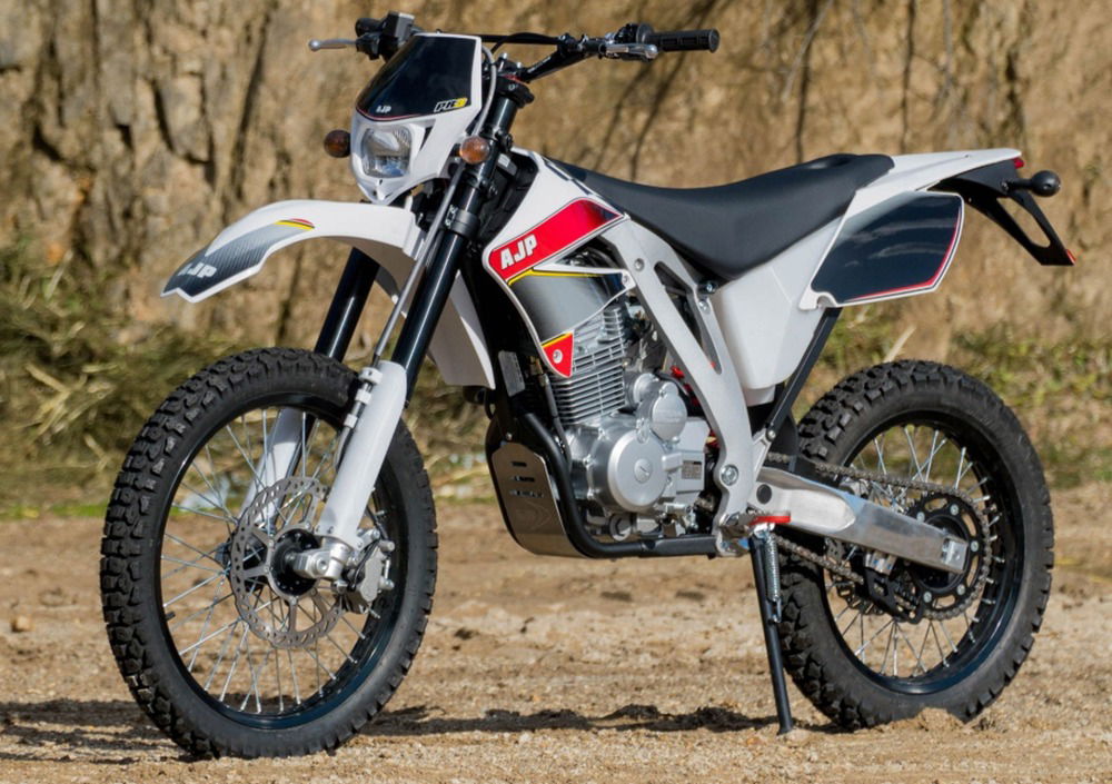 AJP PR3 125 Enduro (2019 - 20) (2)