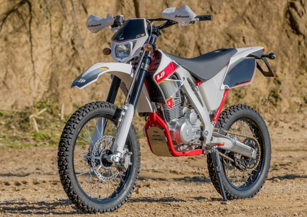 AJP PR3 125 Enduro Pro (2019 - 20) (2)