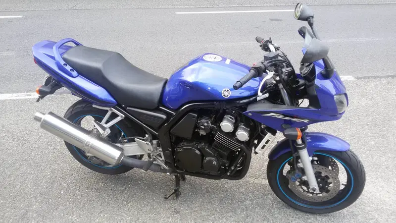 Yamaha FZS 600 Fazer (2003 - 04)