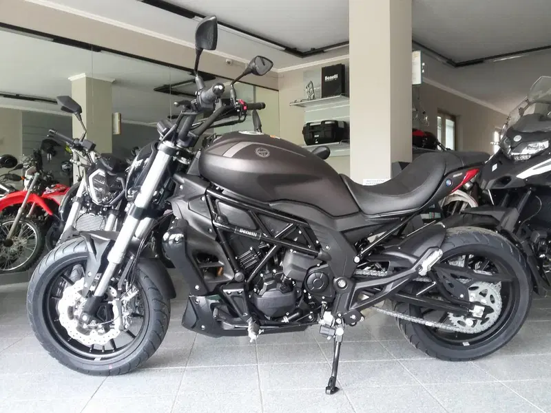 Benelli 502 C (2021 - 25) (2)