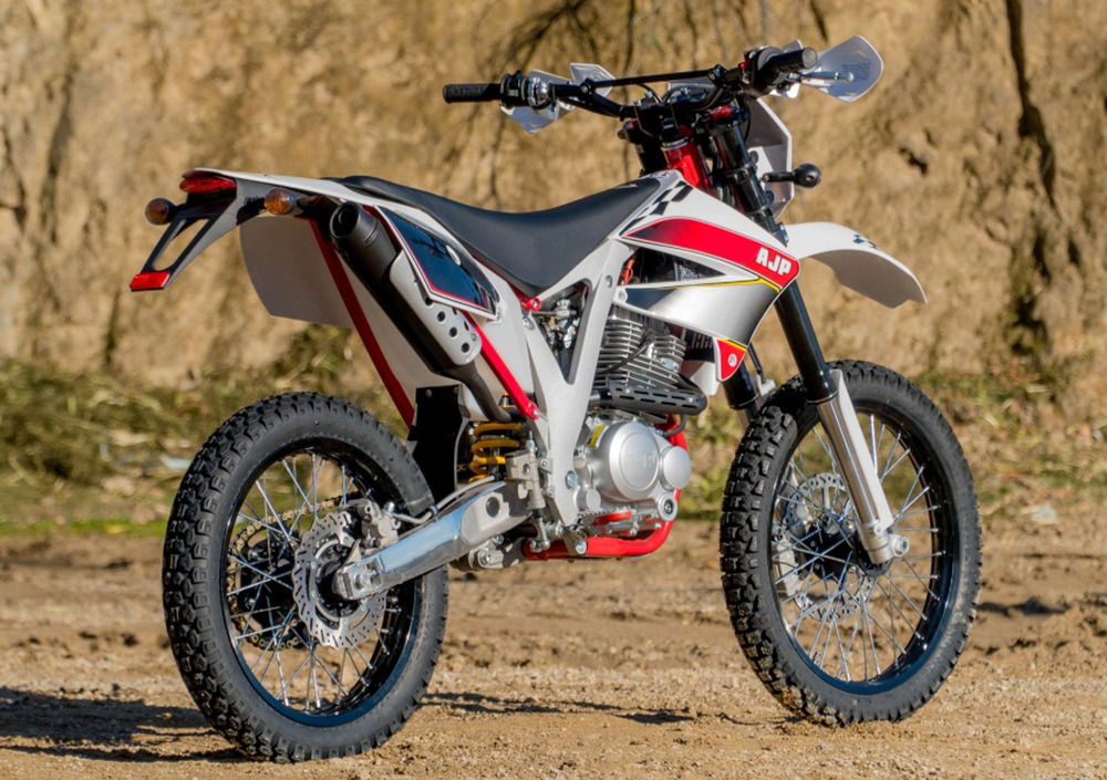 AJP PR3 240 Enduro Pro (2019 - 20) (3)