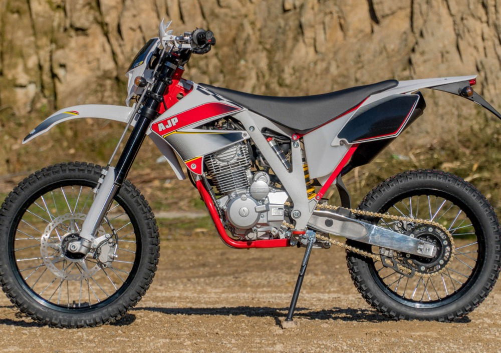 AJP PR3 240 Enduro Pro (2019 - 20) (4)