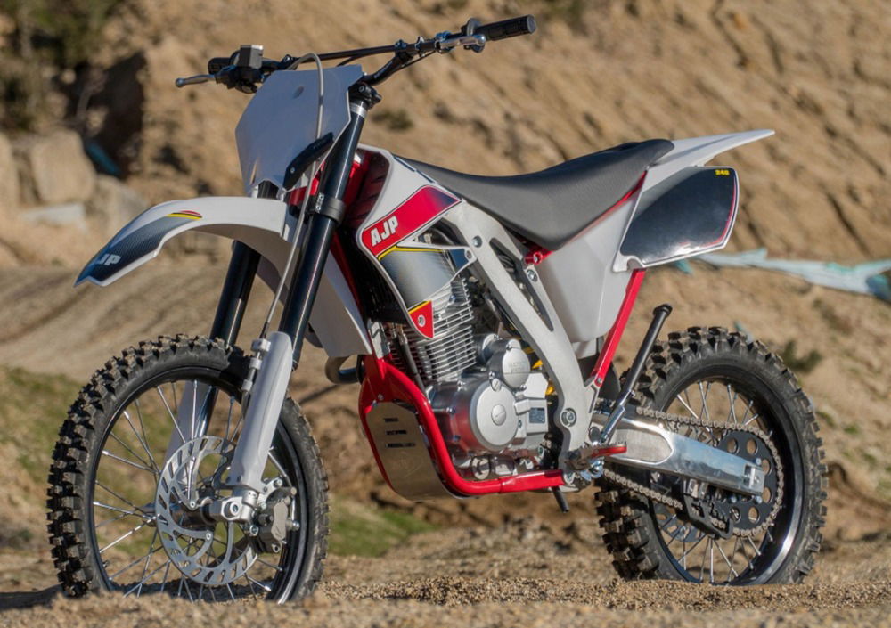 AJP PR3 240 MX (2019 - 20), Prezzo E Scheda Tecnica - Moto.it