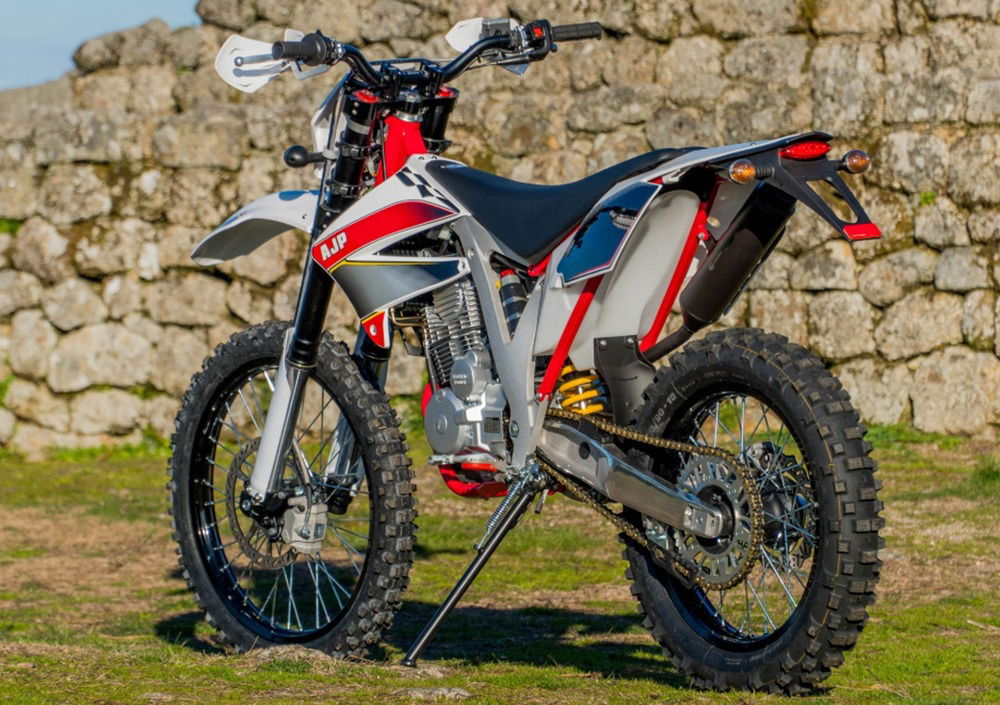 AJP PR4 240 Enduro Pro (2019 - 20) (3)