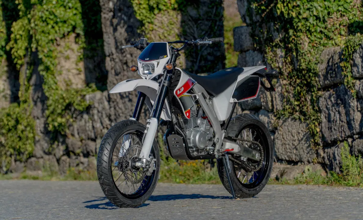 AJP PR4 240 Supermoto PR4 240 Supermoto Pro (2019 - 20) (2)