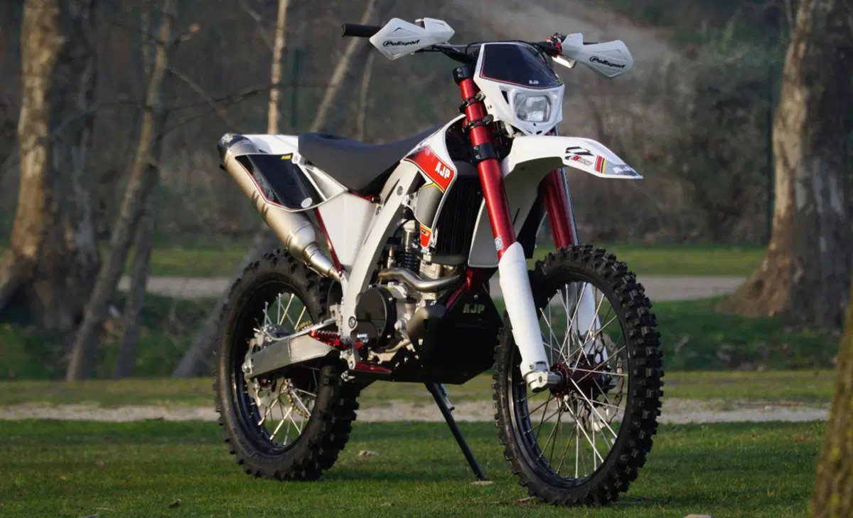 AJP PR5 250 Extreme PR5 250 Extreme (2019 - 20) (2)