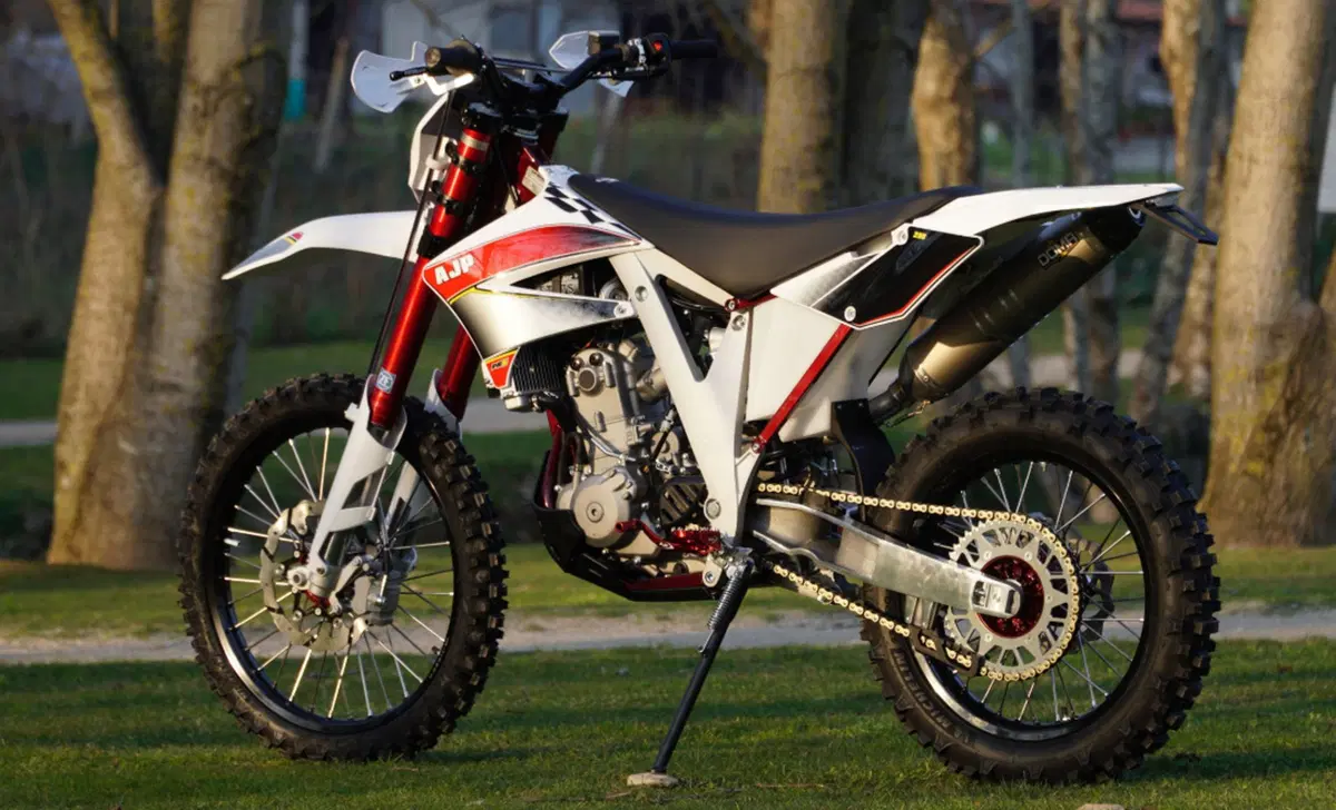 AJP PR5 250 Extreme PR5 250 Extreme (2019 - 20) (3)