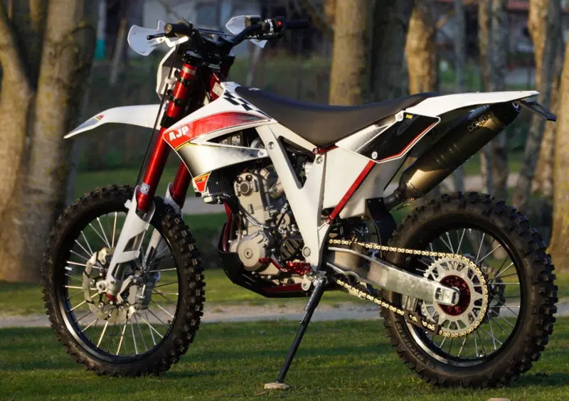 AJP PR5 250 Extreme PR5 250 Extreme (2019 - 20) (3)