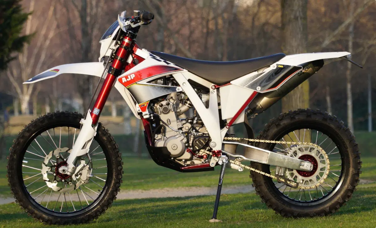 AJP PR5 250 Extreme PR5 250 Extreme (2019 - 20) (4)