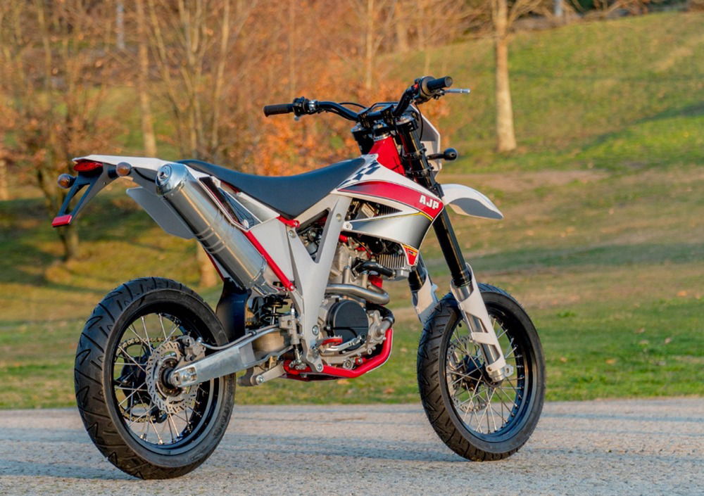 AJP PR5 250 Supermoto (2019 - 20) (3)