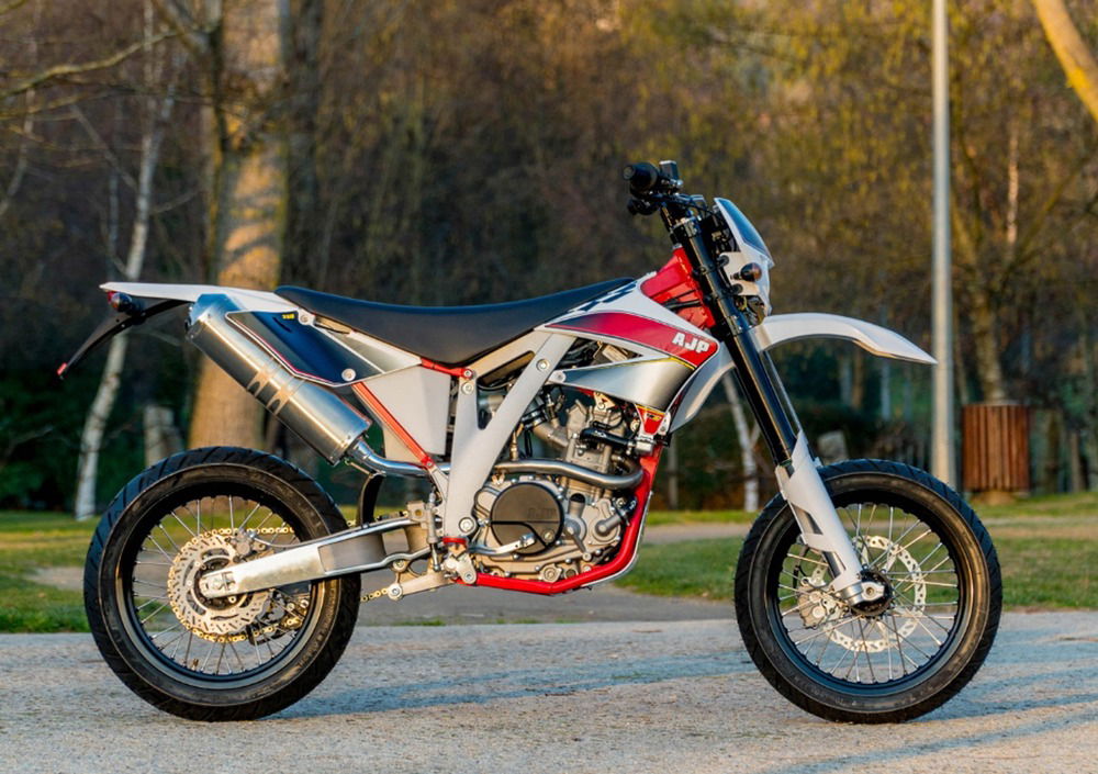 AJP PR5 250 Supermoto (2019 - 20)