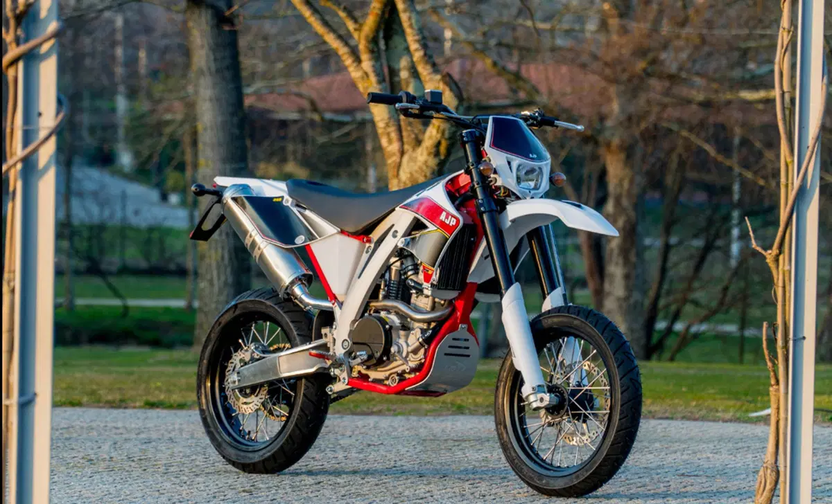 AJP PR5 250 Supermoto PR5 250 Supermoto (2019 - 20) (2)