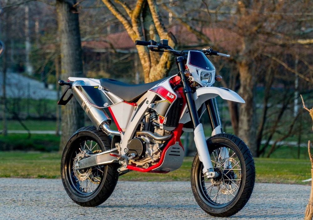 AJP PR5 250 Supermoto (2019 - 20) (2)