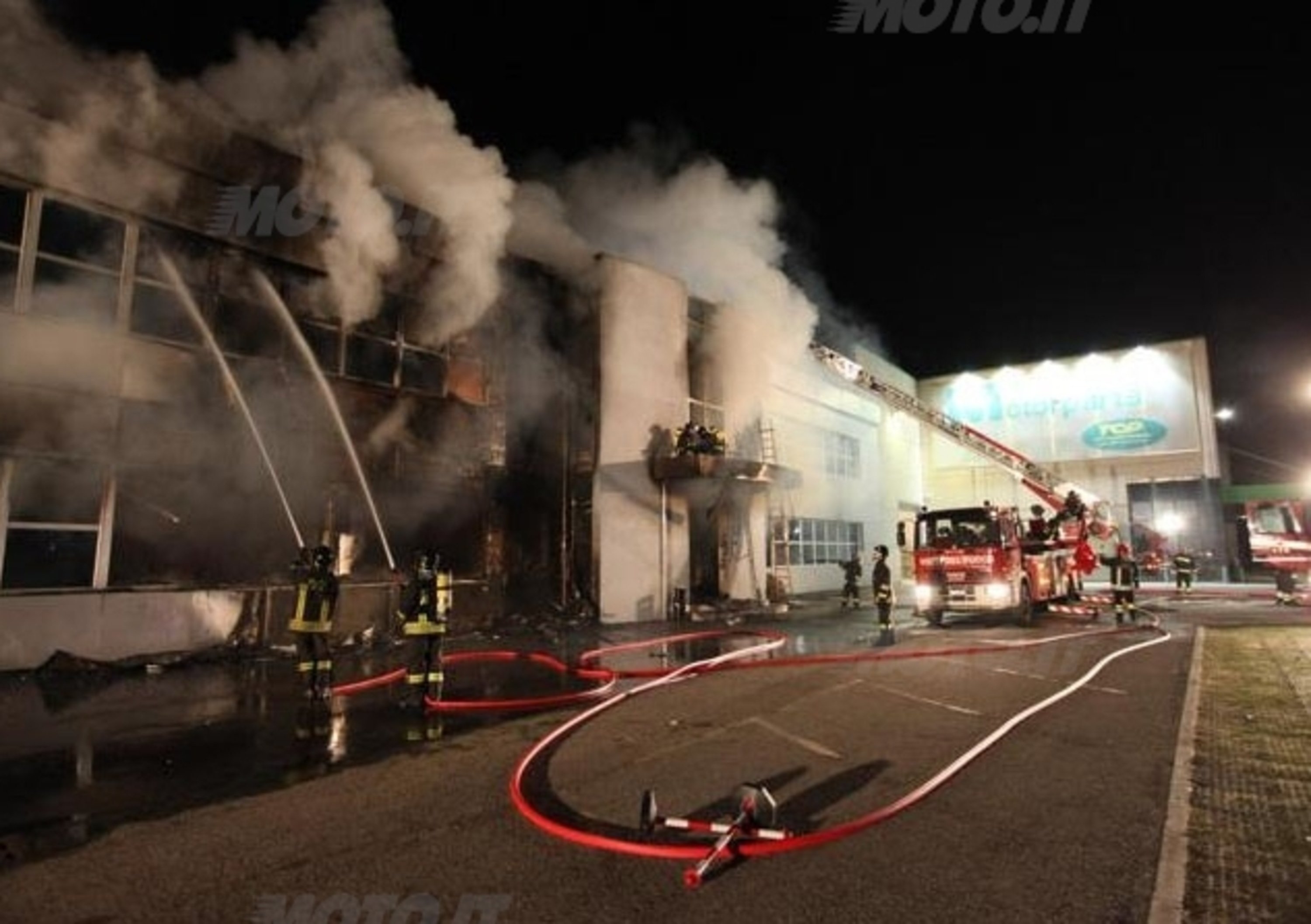Incendio distrugge gli uffici della Minarelli