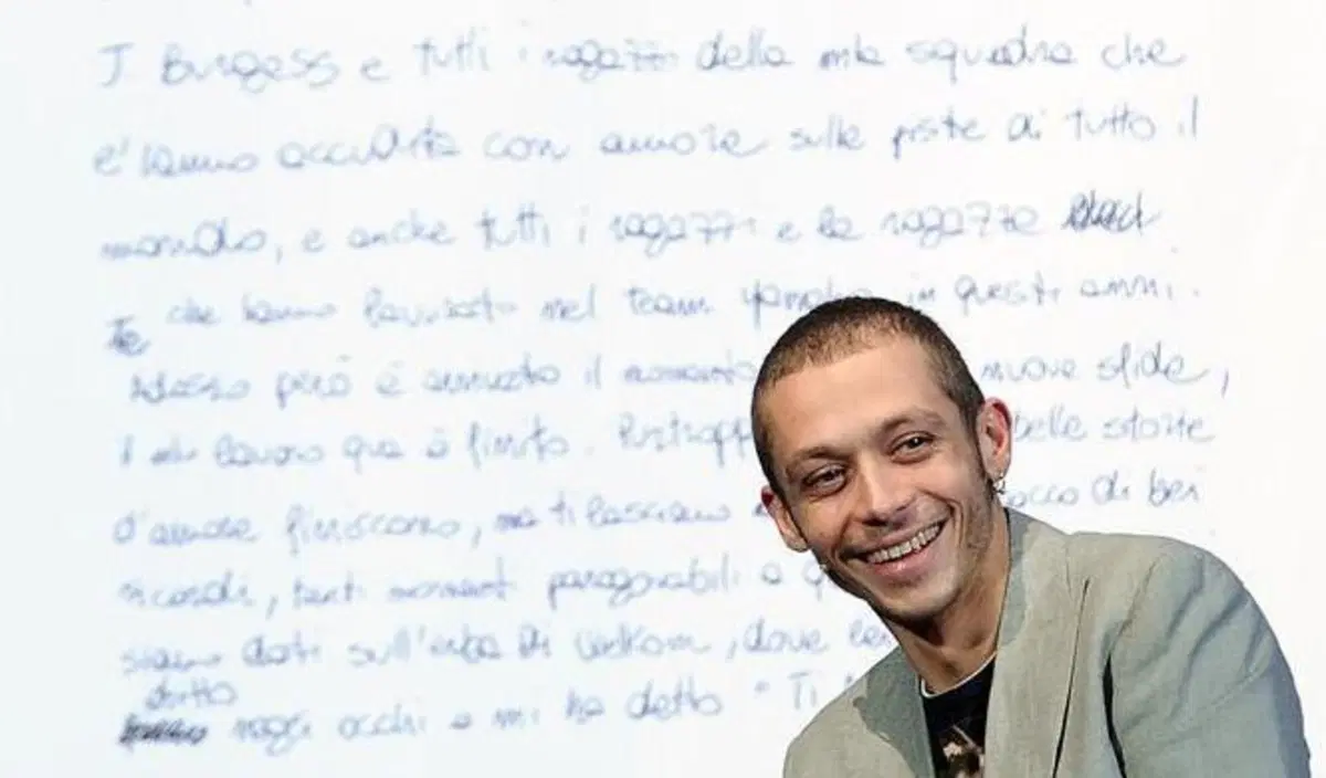 Rossi da Chiambretti: "La spalla mi fa male. La SBK? E' un po' la Serie B..." (6)