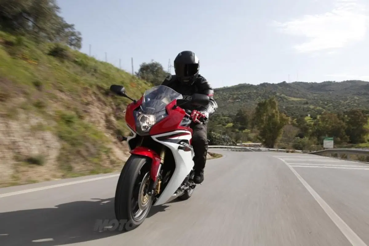 Honda CBR 600F    (4)