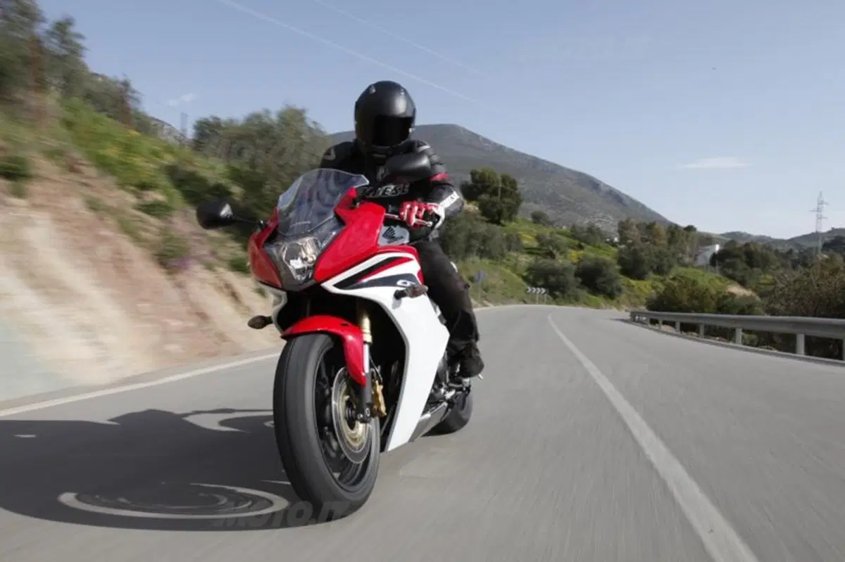 Honda CBR 600F    (5)