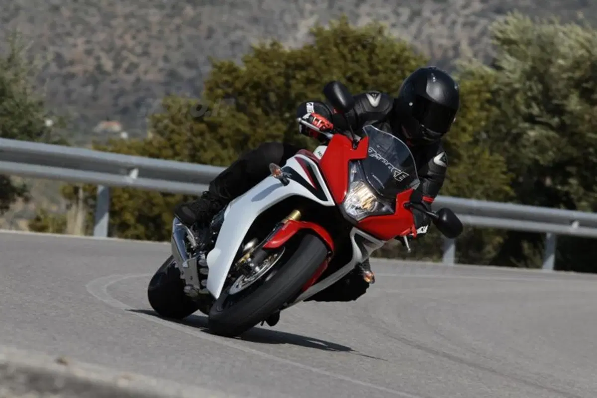Honda CBR 600F    (7)