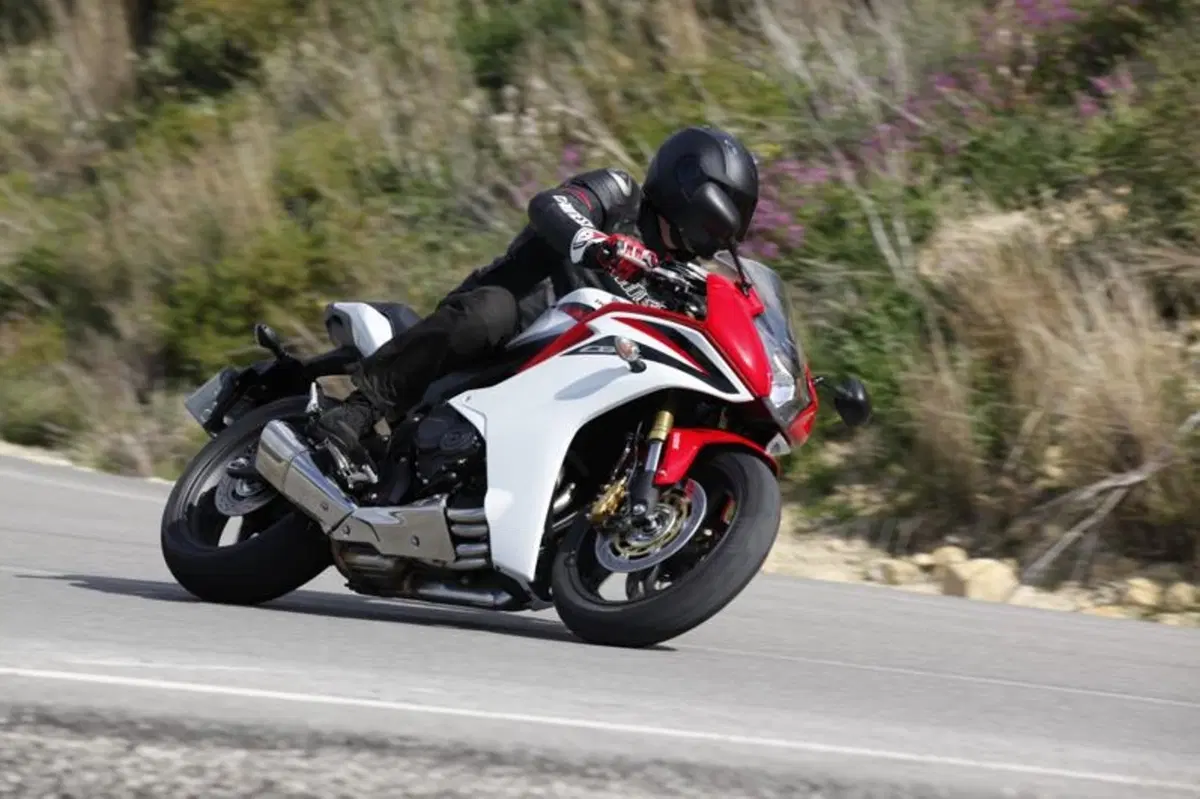 Honda CBR 600F    (9)