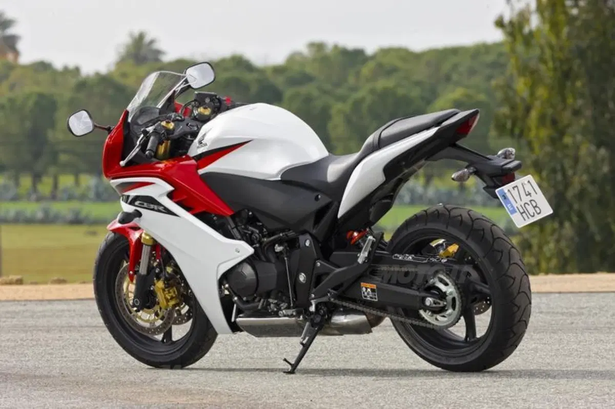 Honda CBR 600F    (20)
