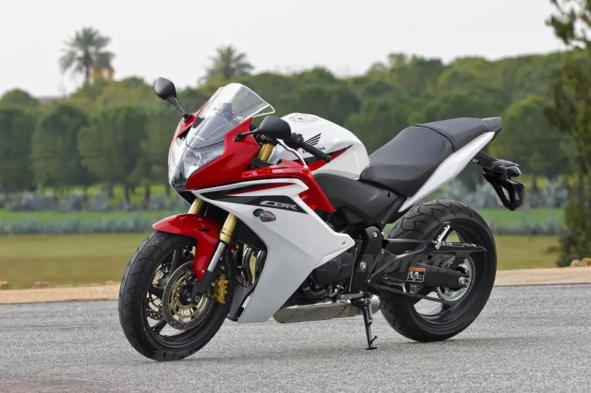 Honda CBR 600F    (21)