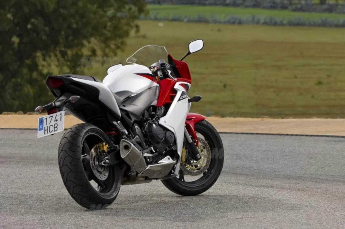 Honda CBR 600F    (23)